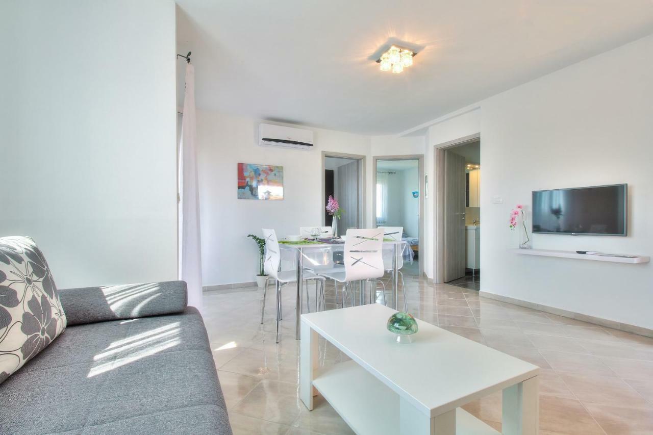 Apartments Antunovic Умаг Екстер'єр фото
