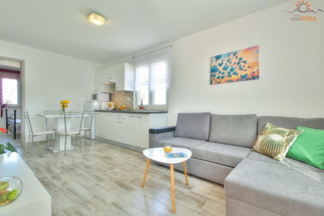 Apartments Antunovic Умаг Екстер'єр фото